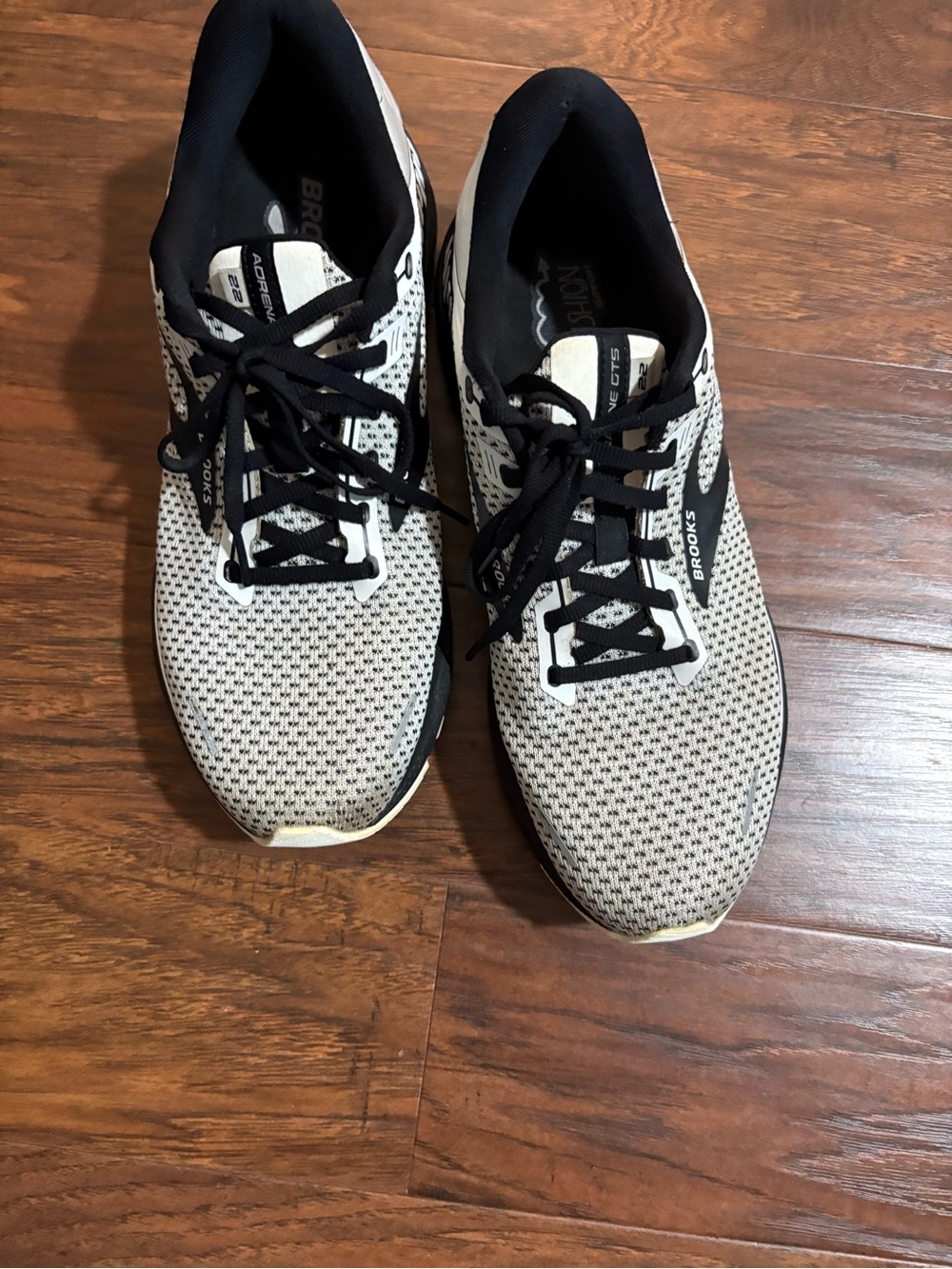 Brooks Men's Adrenaline GTS 22 Running Shoes - White & Black Trainer Size 12